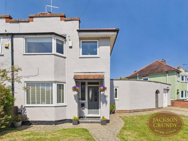 3 bedroom semi detached house for sale