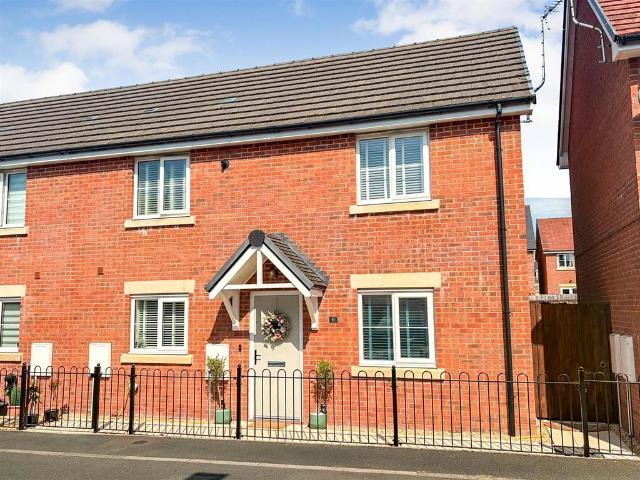 3 bedroom semi detached house for sale