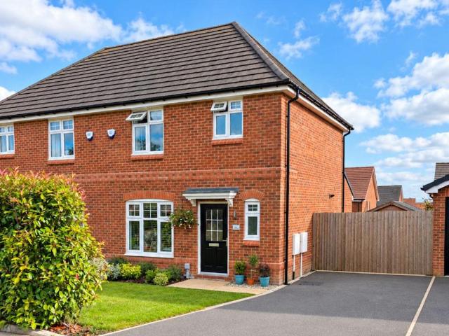 3 bedroom semi detached house for sale