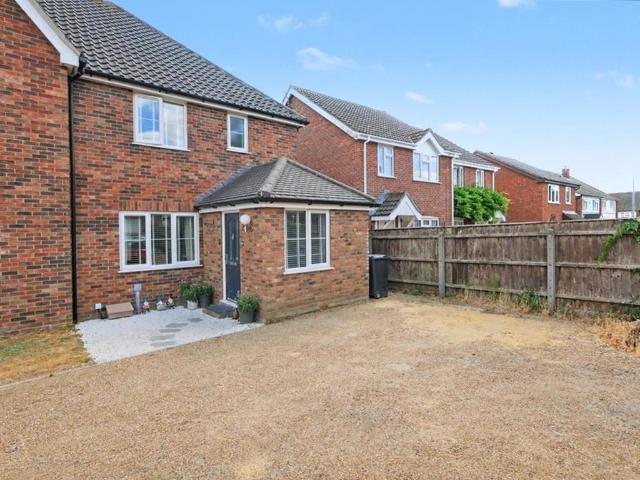 3 bedroom semi detached house for sale