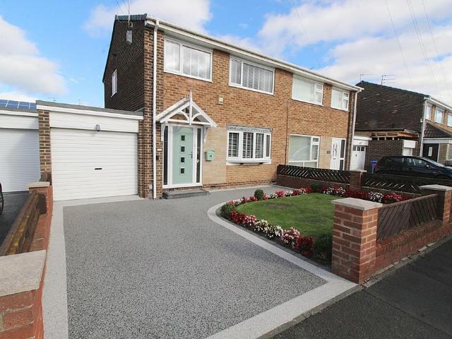 3 bedroom semi detached house for sale