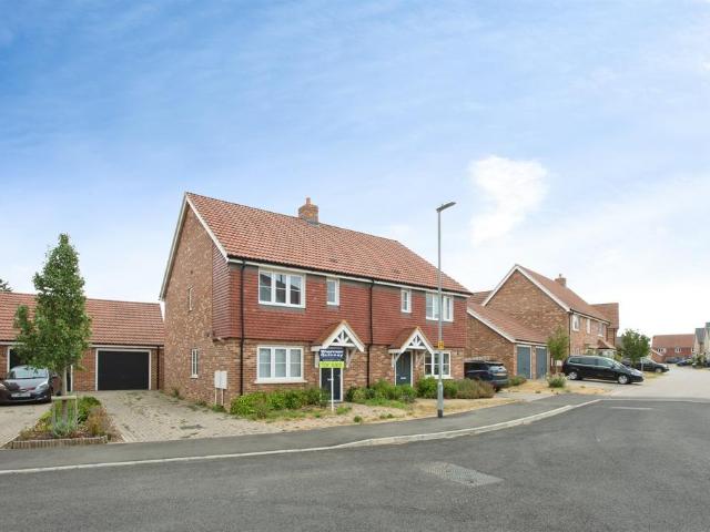 3 bedroom semi detached house for sale