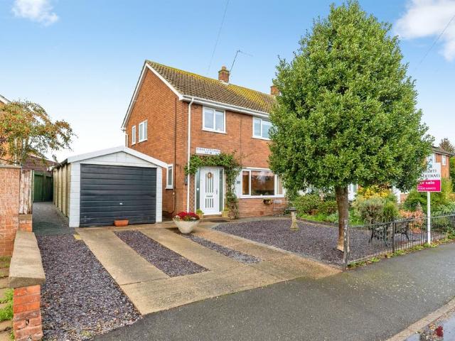3 bedroom semi detached house for sale