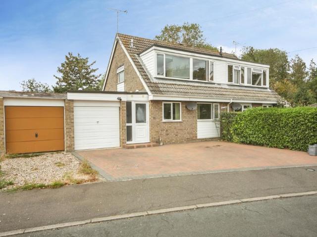 3 bedroom semi detached house for sale