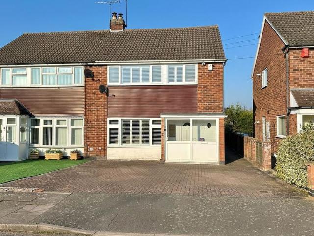 3 bedroom semi detached house for sale