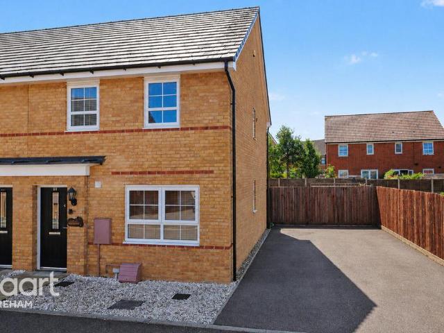 3 bedroom semi detached house for sale