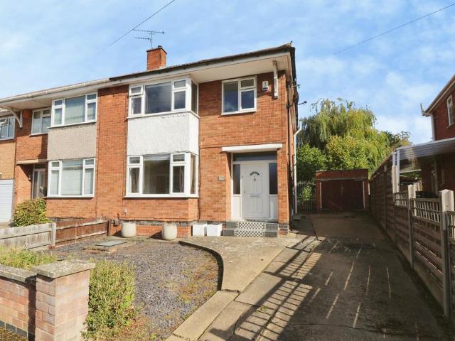 3 bedroom semi detached house for sale