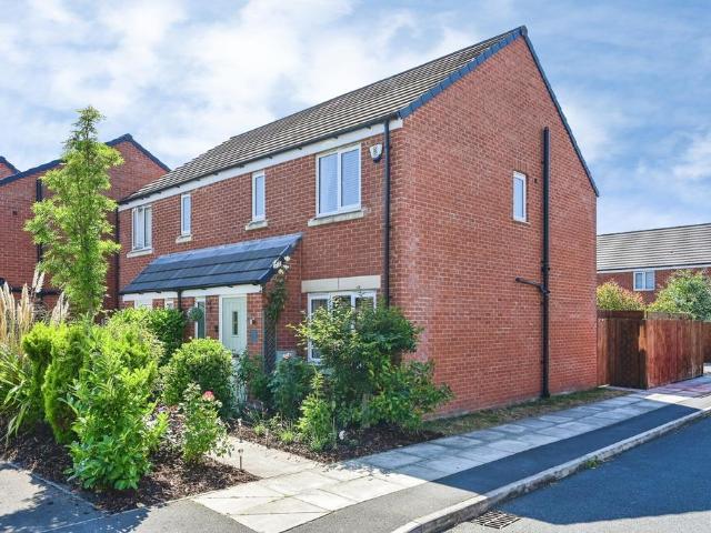 3 bedroom semi detached house for sale