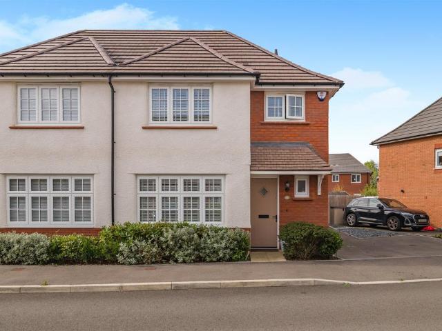 3 bedroom semi detached house for sale