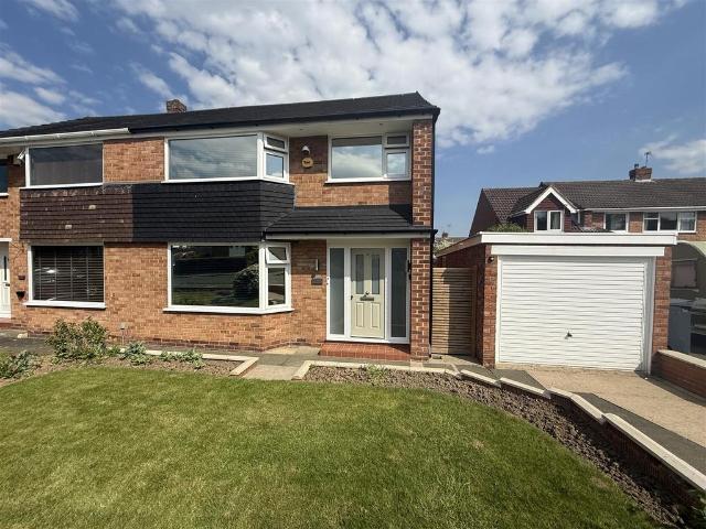 3 bedroom semi detached house for sale