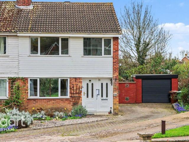 3 bedroom semi detached house for sale