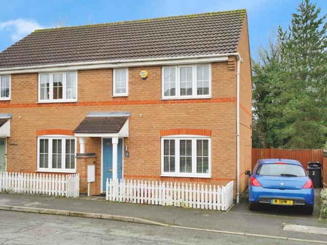 3 bedroom semi detached house for sale