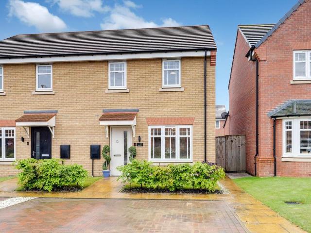 3 bedroom semi detached house for sale