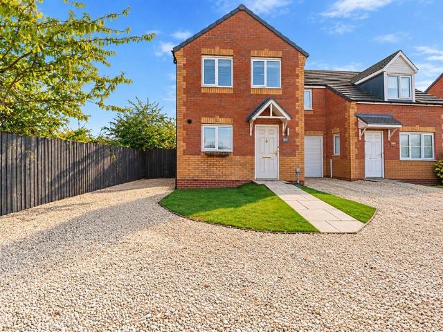 3 bedroom semi detached house for sale