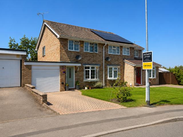 3 bedroom semi detached house for sale