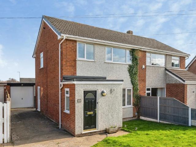 3 bedroom semi detached house for sale