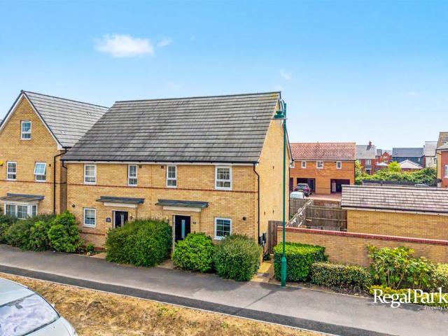 3 bedroom semi detached house for sale
