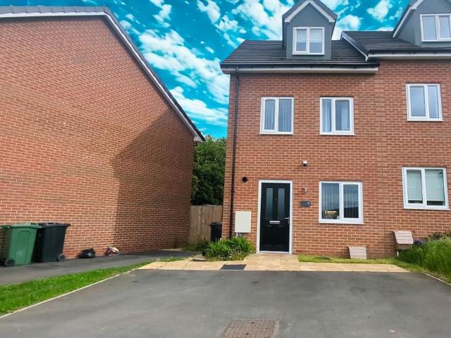 3 bedroom semi detached house for sale