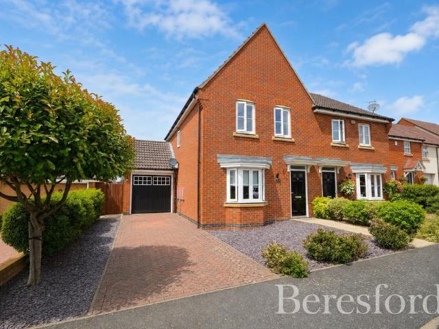 3 bedroom semi detached house for sale