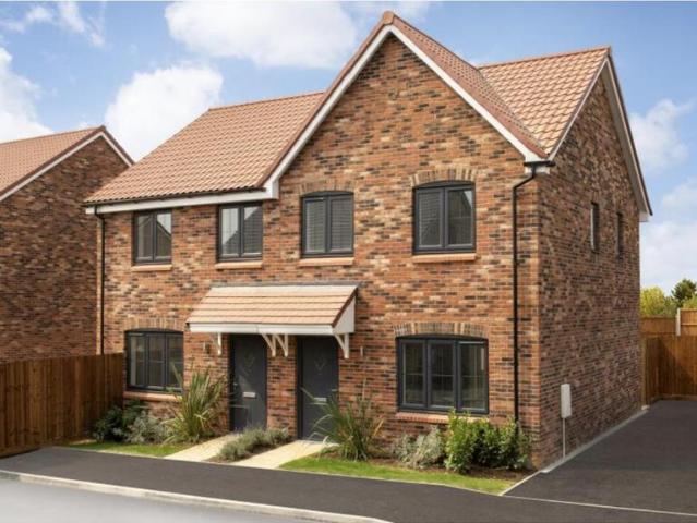 3 bedroom semi detached house for sale