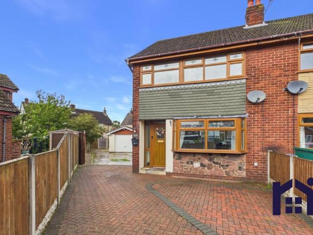 3 bedroom semi detached house for sale