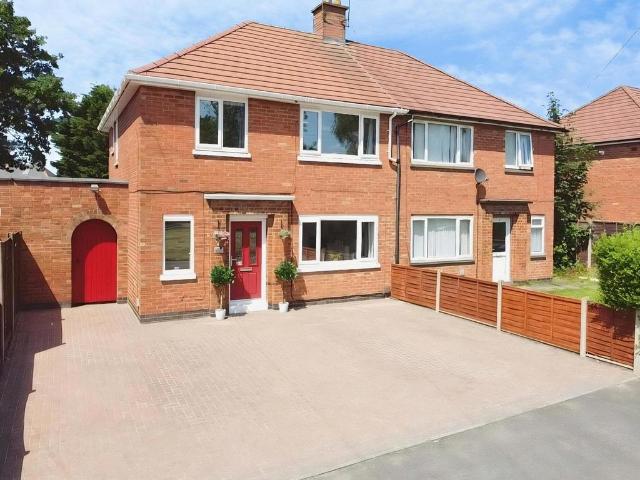 3 bedroom semi detached house for sale