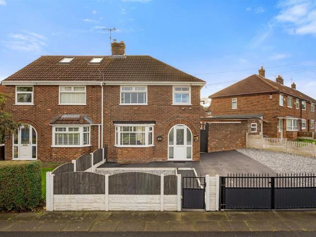 3 bedroom semi detached house for sale