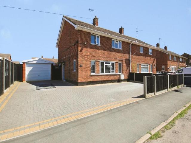 3 bedroom semi detached house for sale