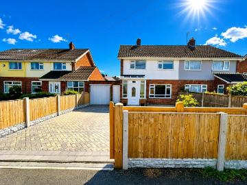 House for sale in Vicars Cross Chester - Parking
