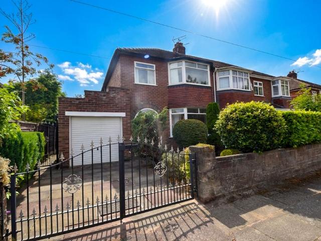 3 bedroom semi detached house for sale