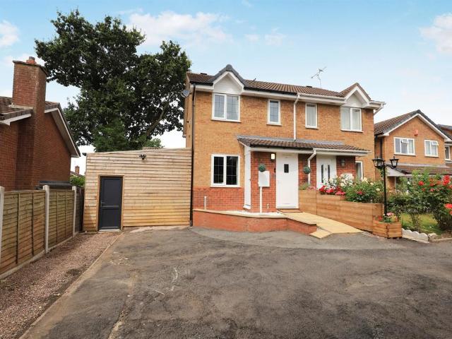 3 bedroom semi detached house for sale