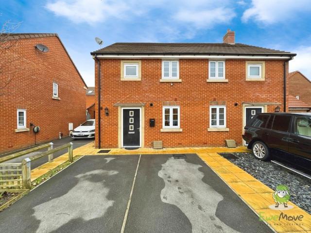 3 bedroom semi detached house for sale