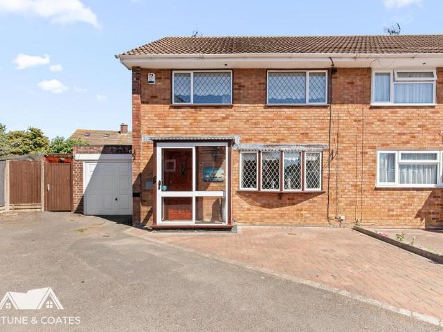 3 bedroom semi detached house for sale