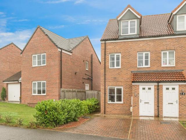 3 bedroom semi detached house for sale