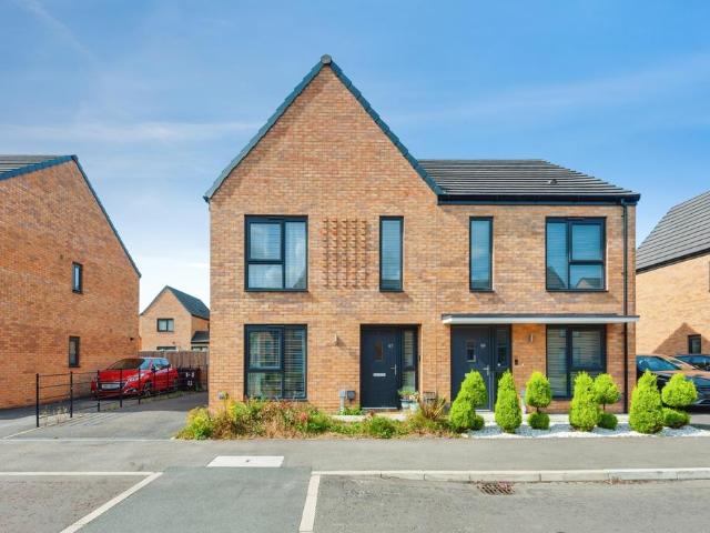 3 bedroom semi detached house for sale