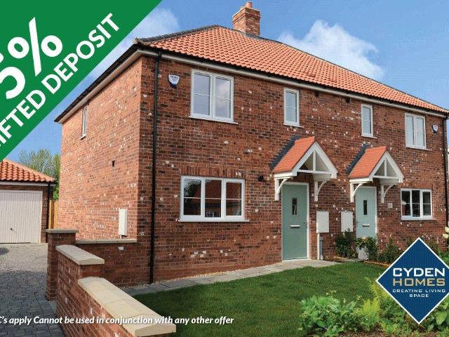 3 bedroom semi detached house for sale