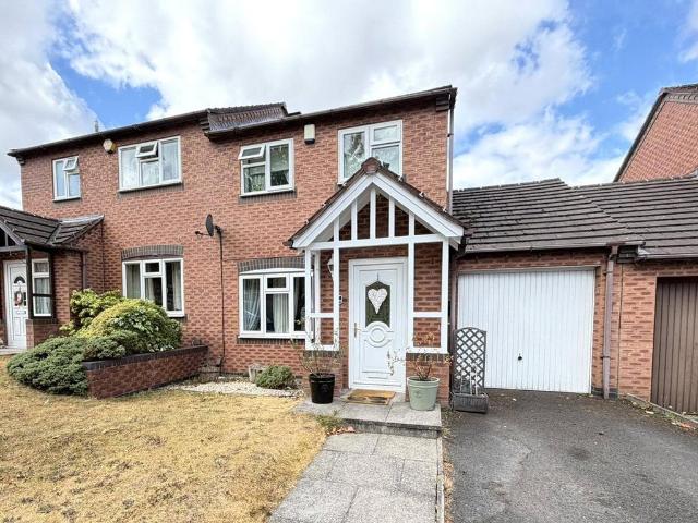 3 bedroom semi detached house for sale