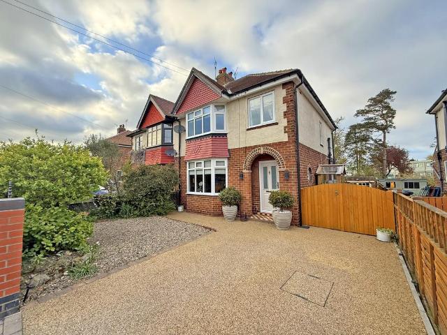 3 bedroom semi detached house for sale