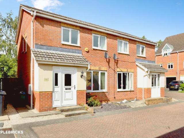 3 bedroom semi detached house for sale