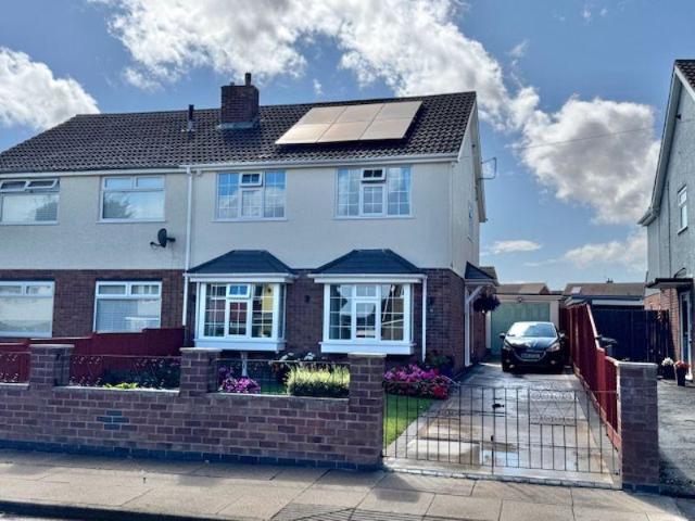 3 bedroom semi detached house for sale