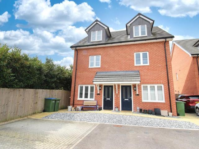 3 bedroom semi detached house for sale