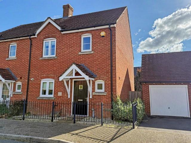 3 bedroom semi detached house for sale