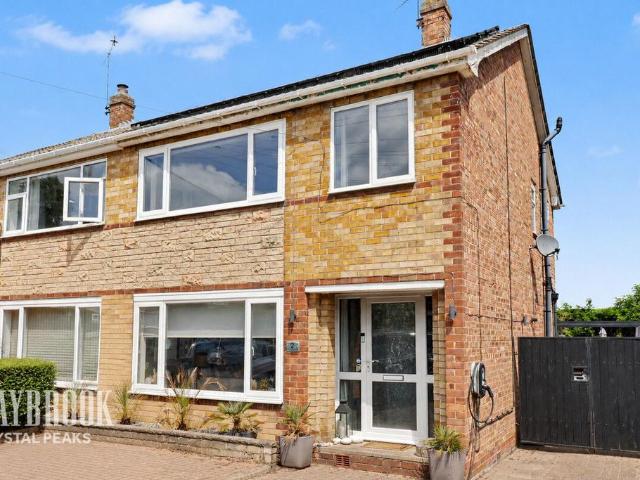 3 bedroom semi detached house for sale