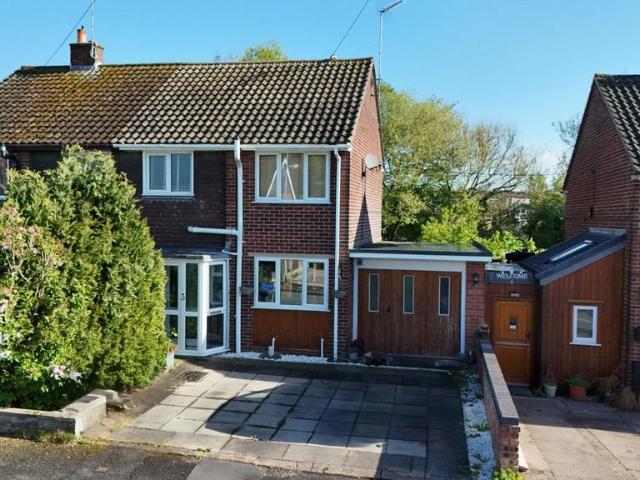 3 bedroom semi detached house for sale
