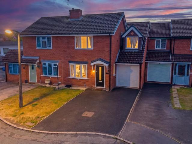 3 bedroom semi detached house for sale