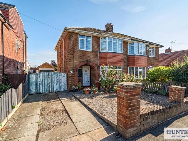 3 bedroom semi detached house for sale