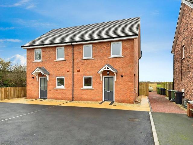 3 bedroom semi detached house for sale