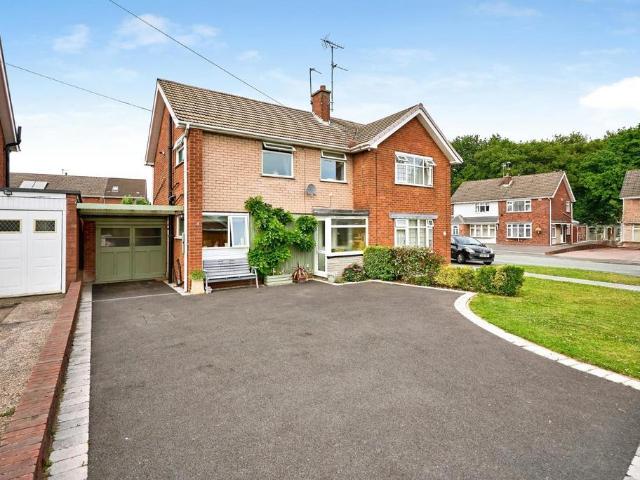 3 bedroom semi detached house for sale