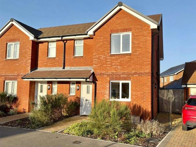 3 bedroom semi detached house for sale