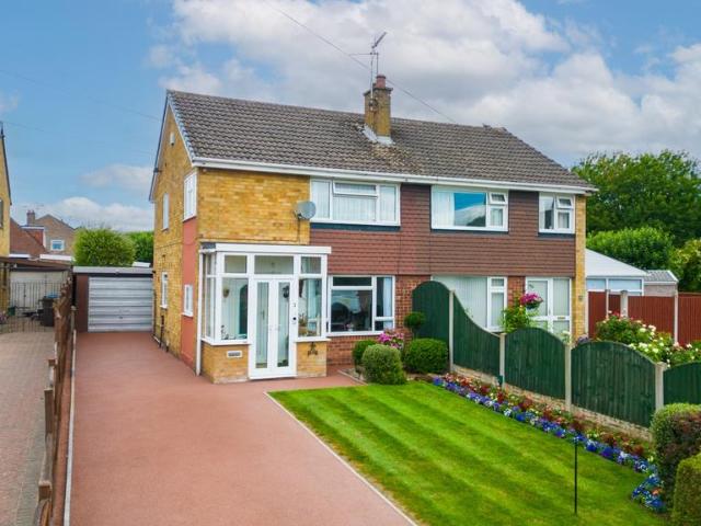 3 bedroom semi detached house for sale